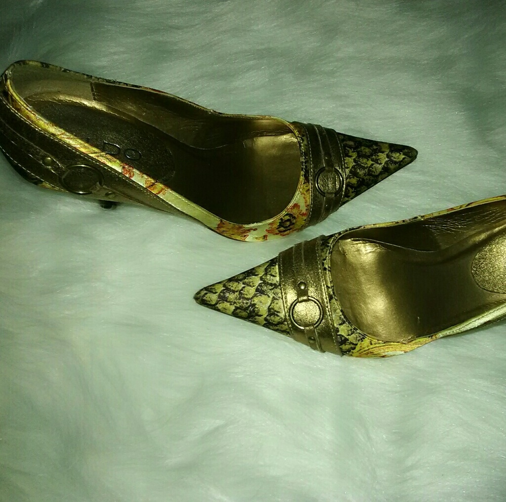 Shoes - Picture 4 of 8
